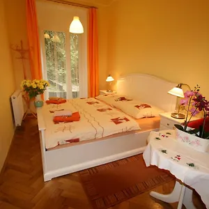  Apartment No. 12 Trziste 29 Tschechische Republik