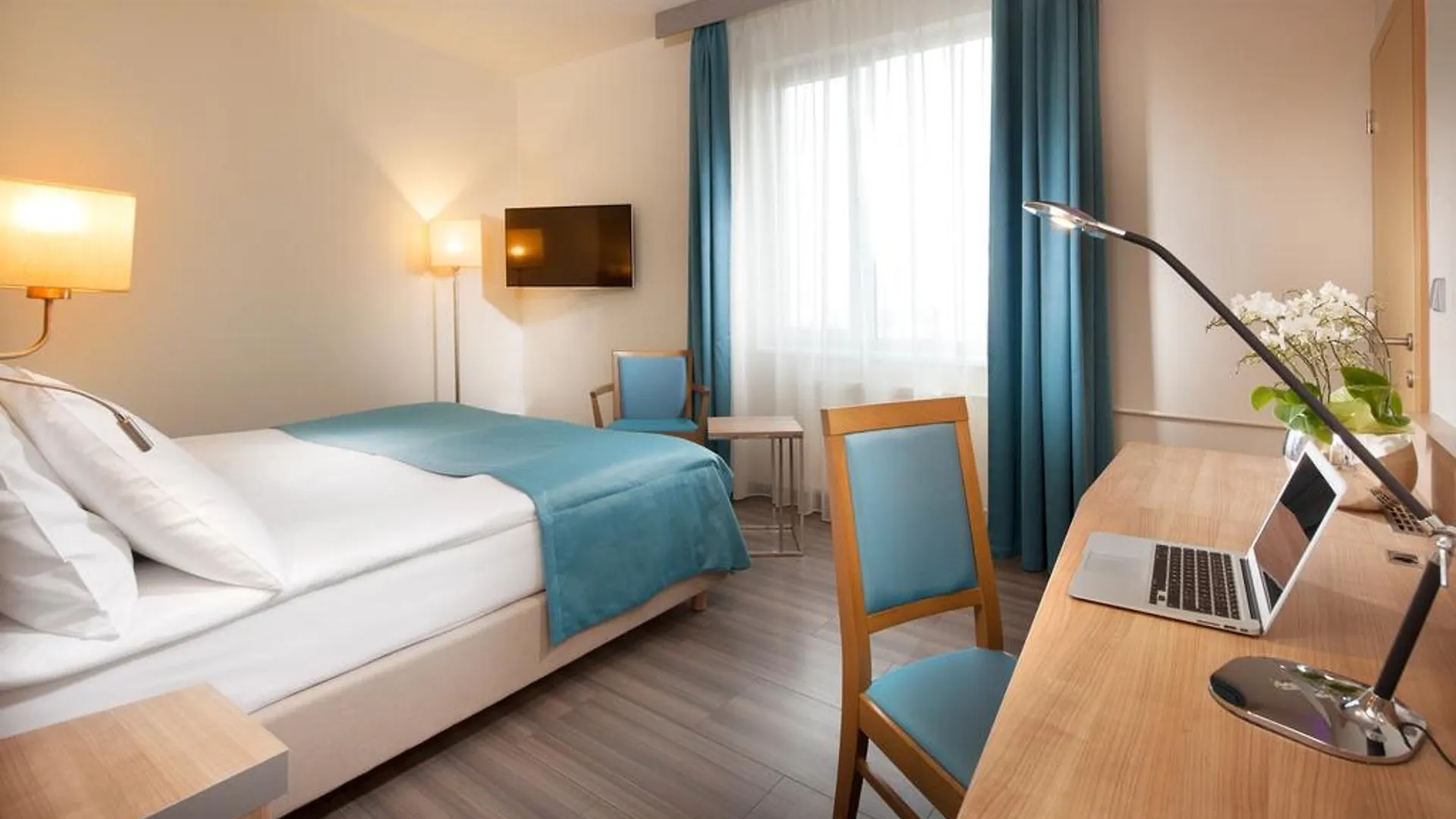Holiday Inn Prague By Ihg Hotel