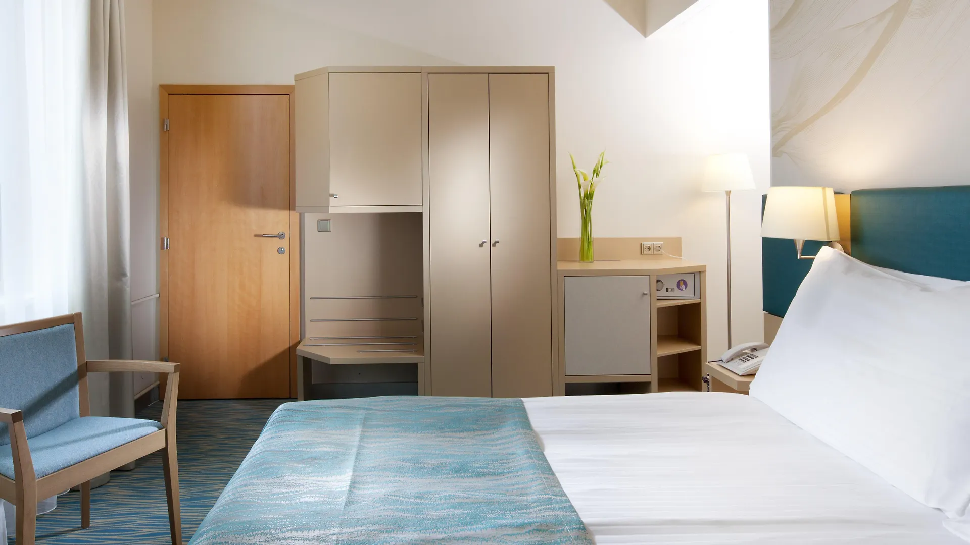 Holiday Inn Prague By Ihg 4*,